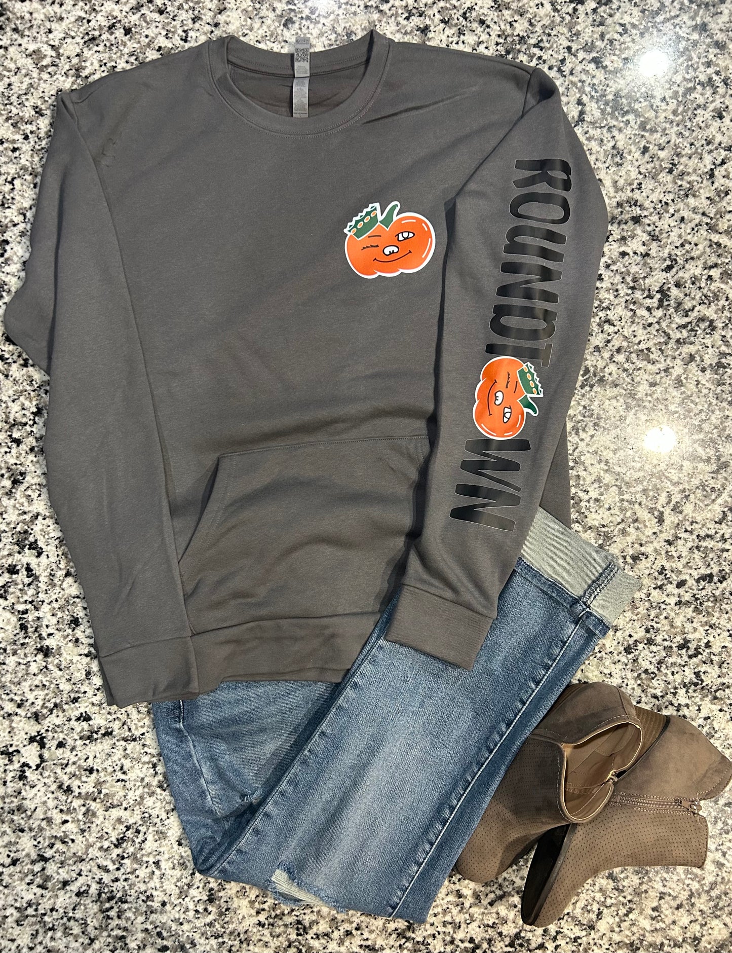 Hometown "Winky" crewneck with front pocket