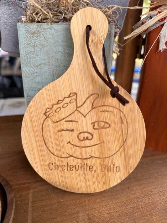 Small round cutting board